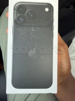 IPhone 18 pro Max e SIM USA à Tunis — photo 1