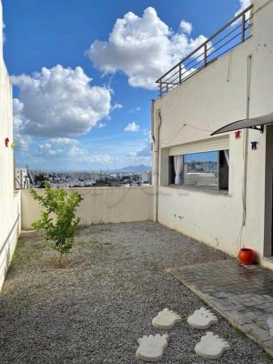 CITE FAOUEZ : STUDIO S+1 À LOUER AVEC TERRASSE à Jardins d'El Menzah 2, Ariana — photo 1