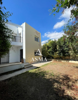 À louer – Villa S5 aux Berges du Lac à Les Berges du Lac 1, Tunis — photo 1