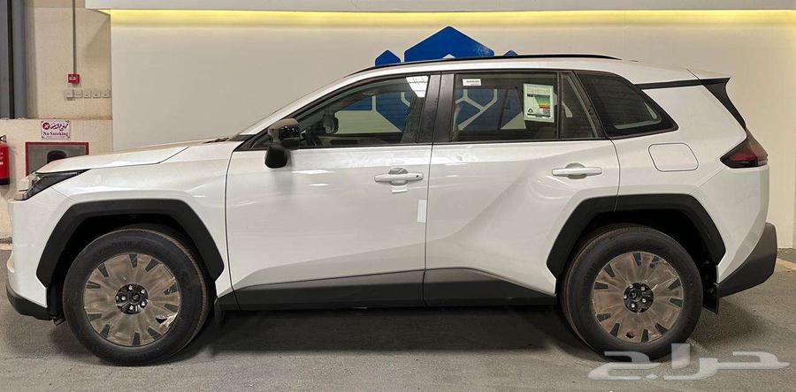 Toyota RAV4 XLE 4x4 2026 à Riyadh, Saudi Arabia — photo 2