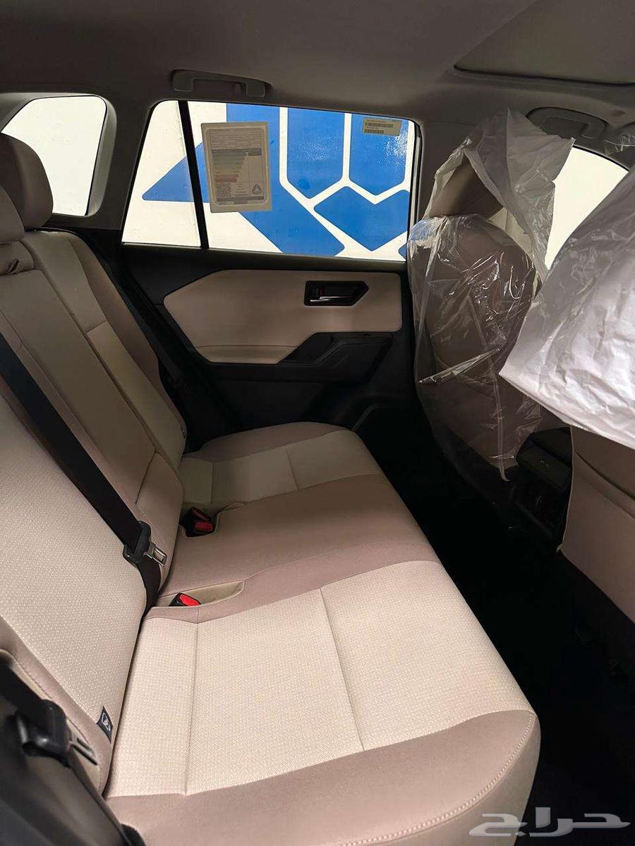 Toyota RAV4 XLE 4x4 2026 à Riyadh, Saudi Arabia — photo 4