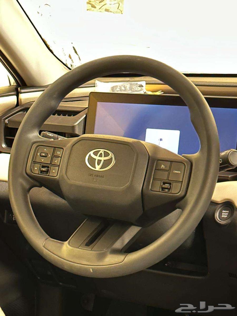 Toyota RAV4 XLE 4x4 2026 à Riyadh, Saudi Arabia — photo 5