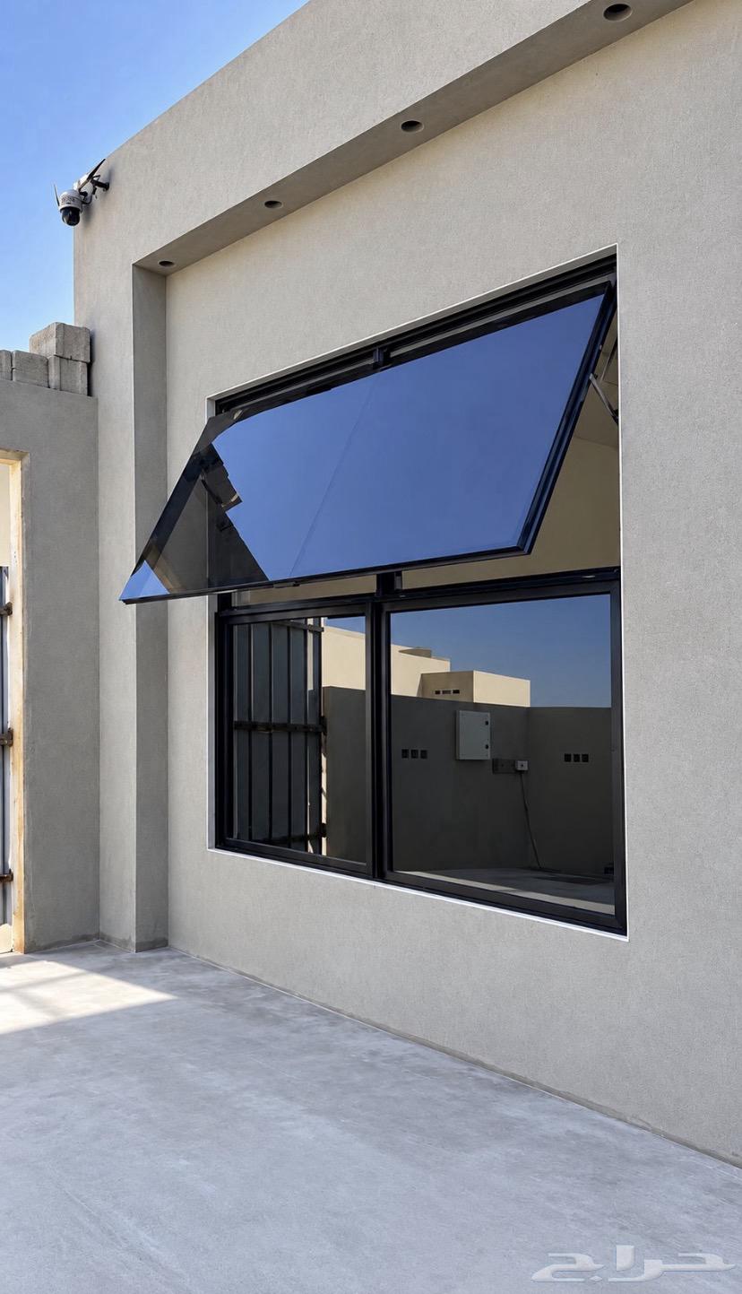 Windows à الرس, Saudi Arabia — photo 1