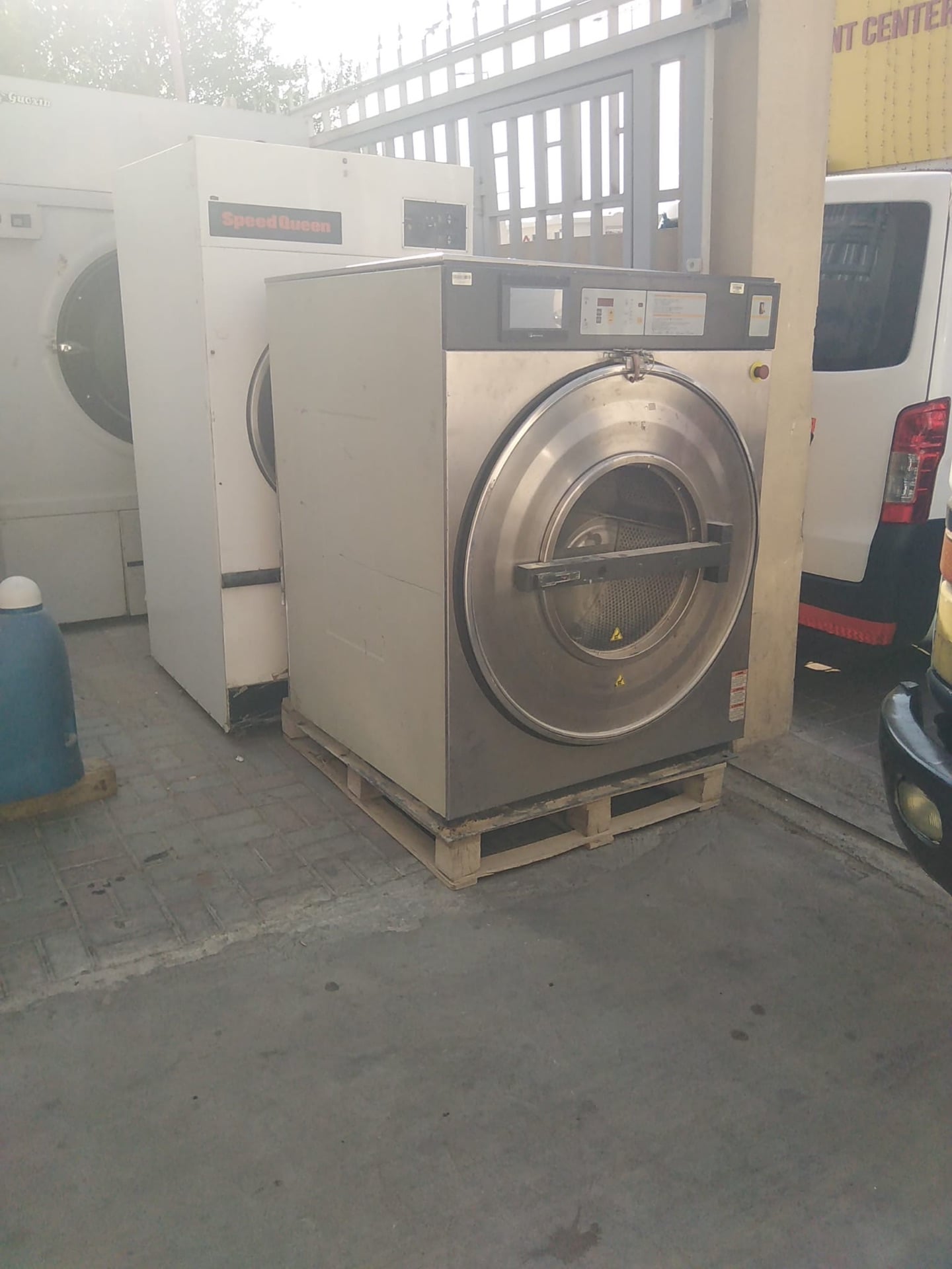 GIRBAU 32 kg washing machine à Industrial Area — photo 1