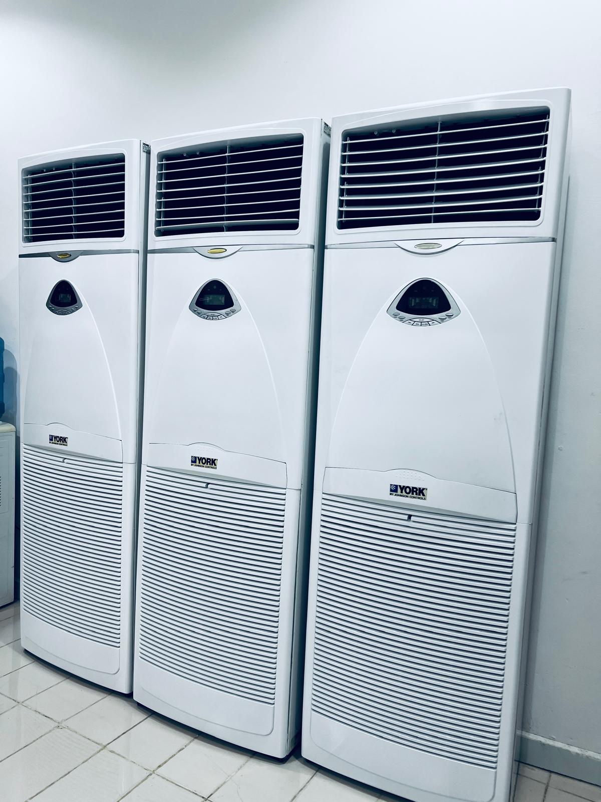 York Floor Stand AC 4.0 Ton - Single Phase à 1 Al Jasra (Doha) — photo 1