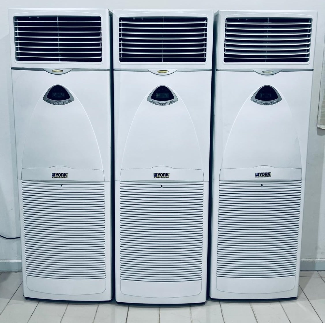 York Floor Stand AC 4.0 Ton - Single Phase à 1 Al Jasra (Doha) — photo 5