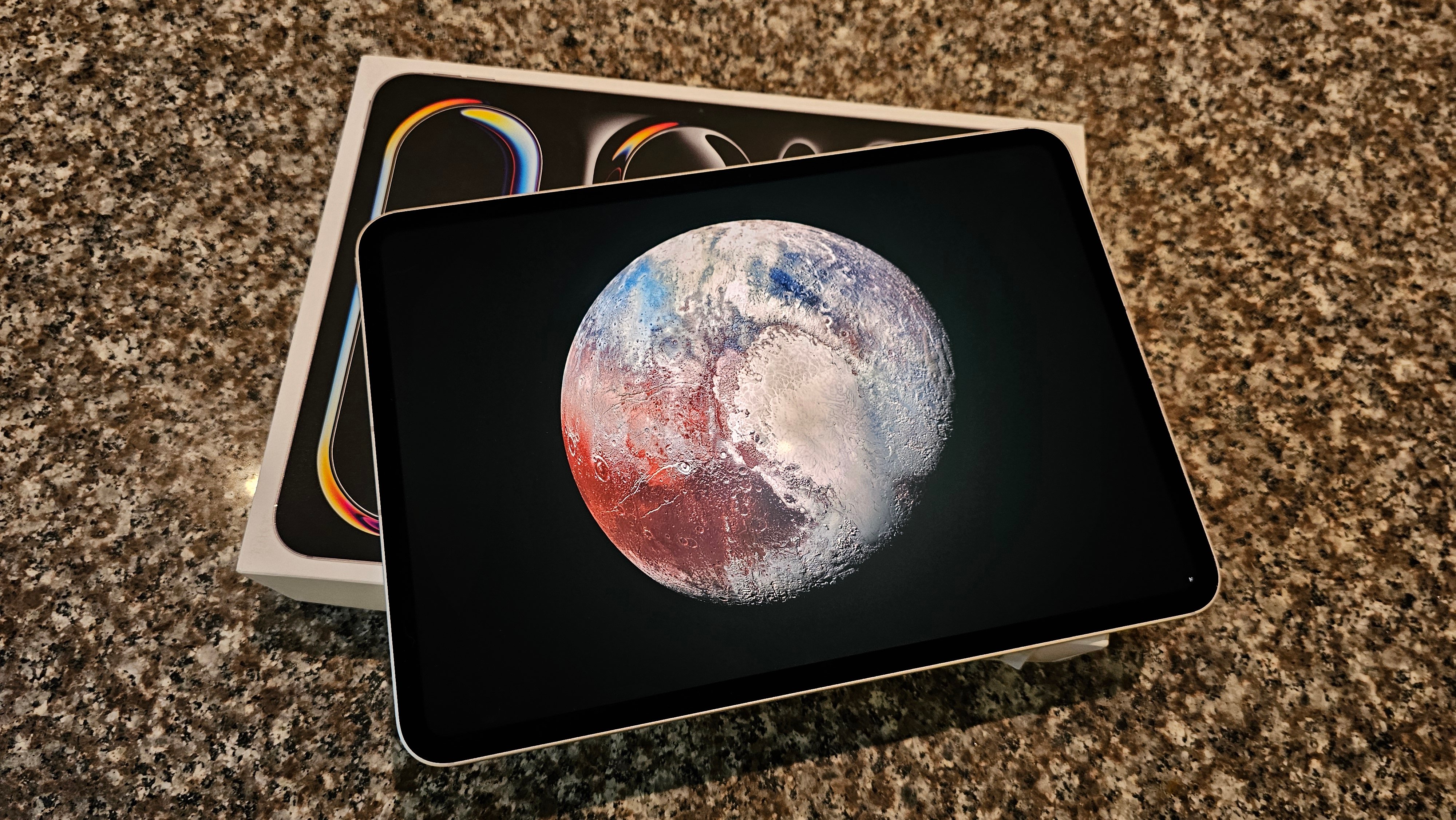 iPad Pro 11 m4 16gb/2tb cellular nano glass à 66 Abraj Quartier (The Pearl) — photo 1