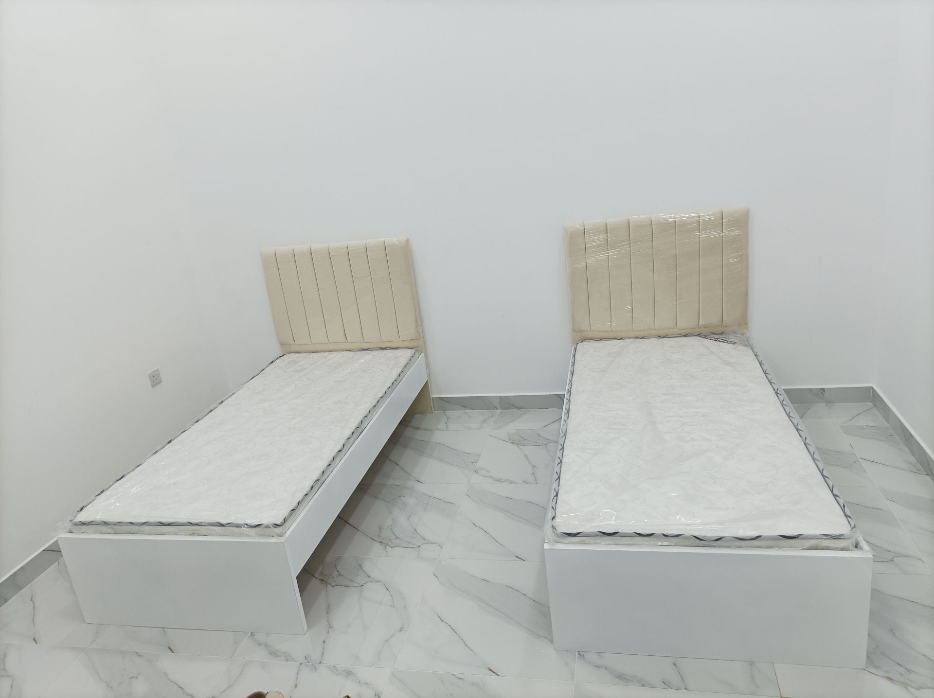 Bed and mattress (brand new) à Al Doha Al Jadeeda — photo 2
