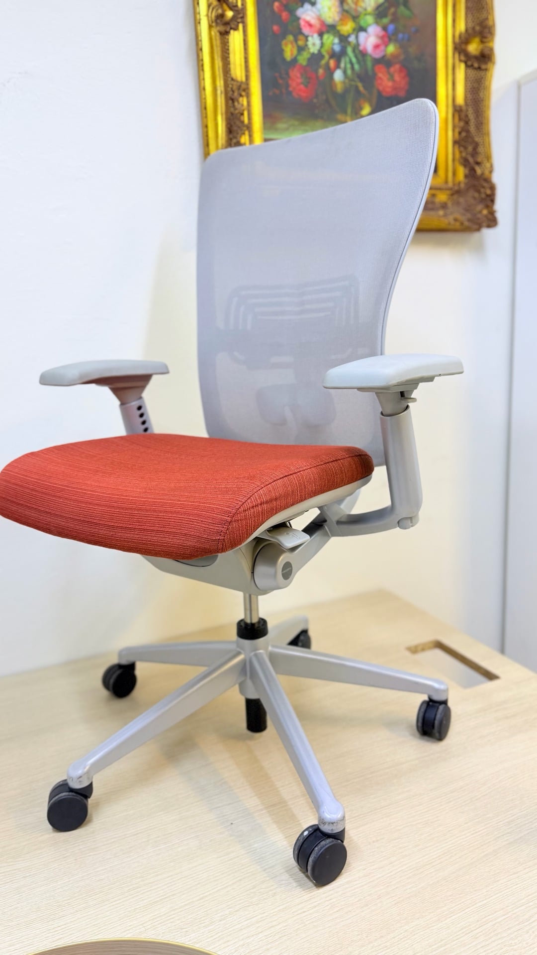 HAWORTH ZODY OFFICE CHAIR à New Salata / Al Asiri — photo 3