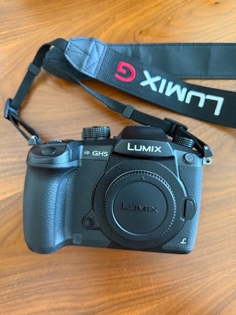Camera package Panasonic GH5+lenses and acc. à Al Dafna — photo 1