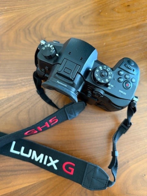 Camera package Panasonic GH5+lenses and acc. à Al Dafna — photo 2