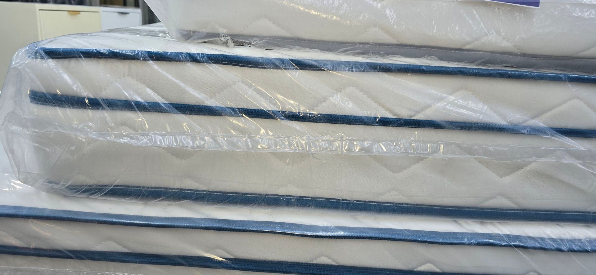Brand New Bed Set & Mattress - Comfortable & Stylish à Doha International Airport — photo 3
