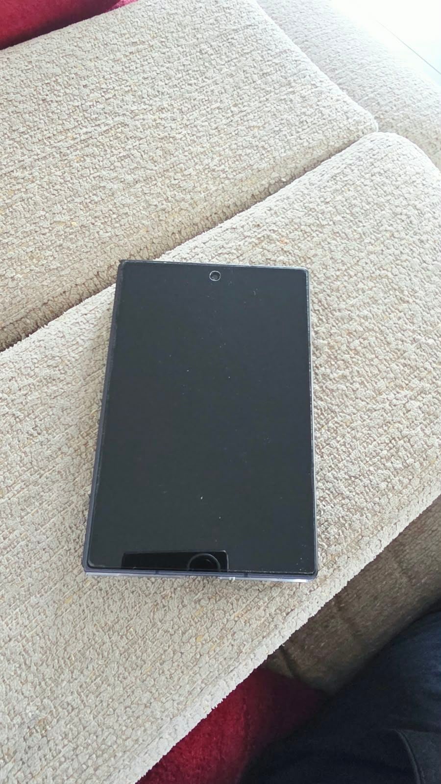 Samsung FOLD 8 1TB Storage and 16GB RAM with Bill and Box , hardly used à Barwa Village — photo 2