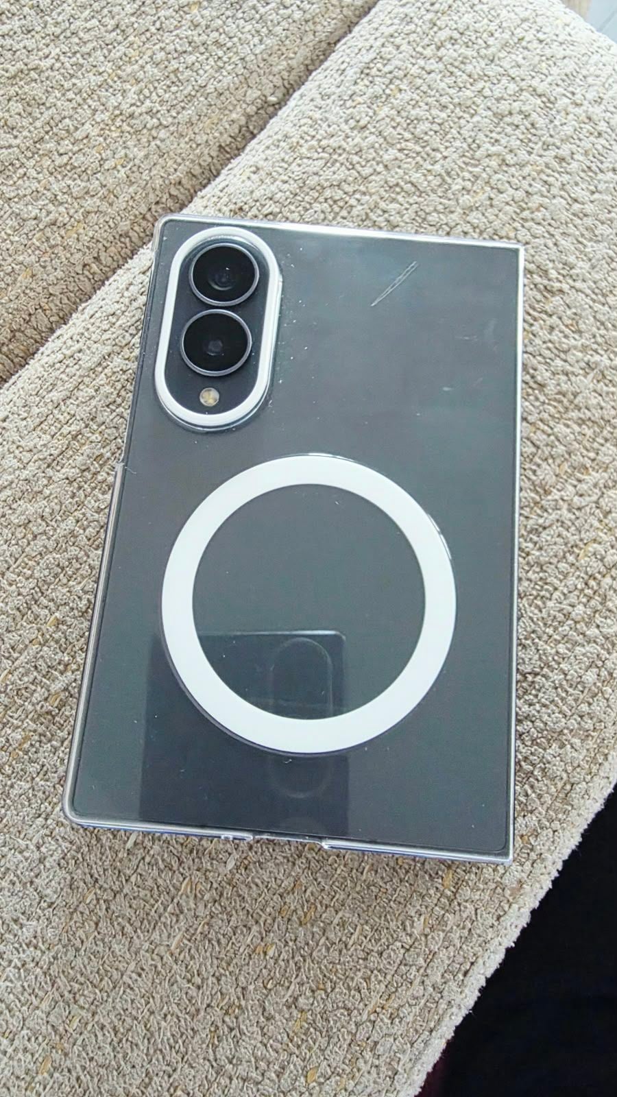 Samsung FOLD 8 1TB Storage and 16GB RAM with Bill and Box , hardly used à Barwa Village — photo 4