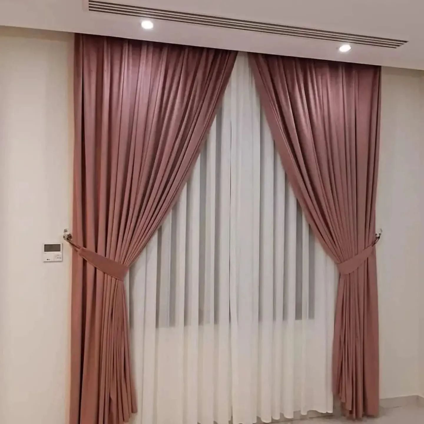 Home curtains à Al Daayen — photo 1