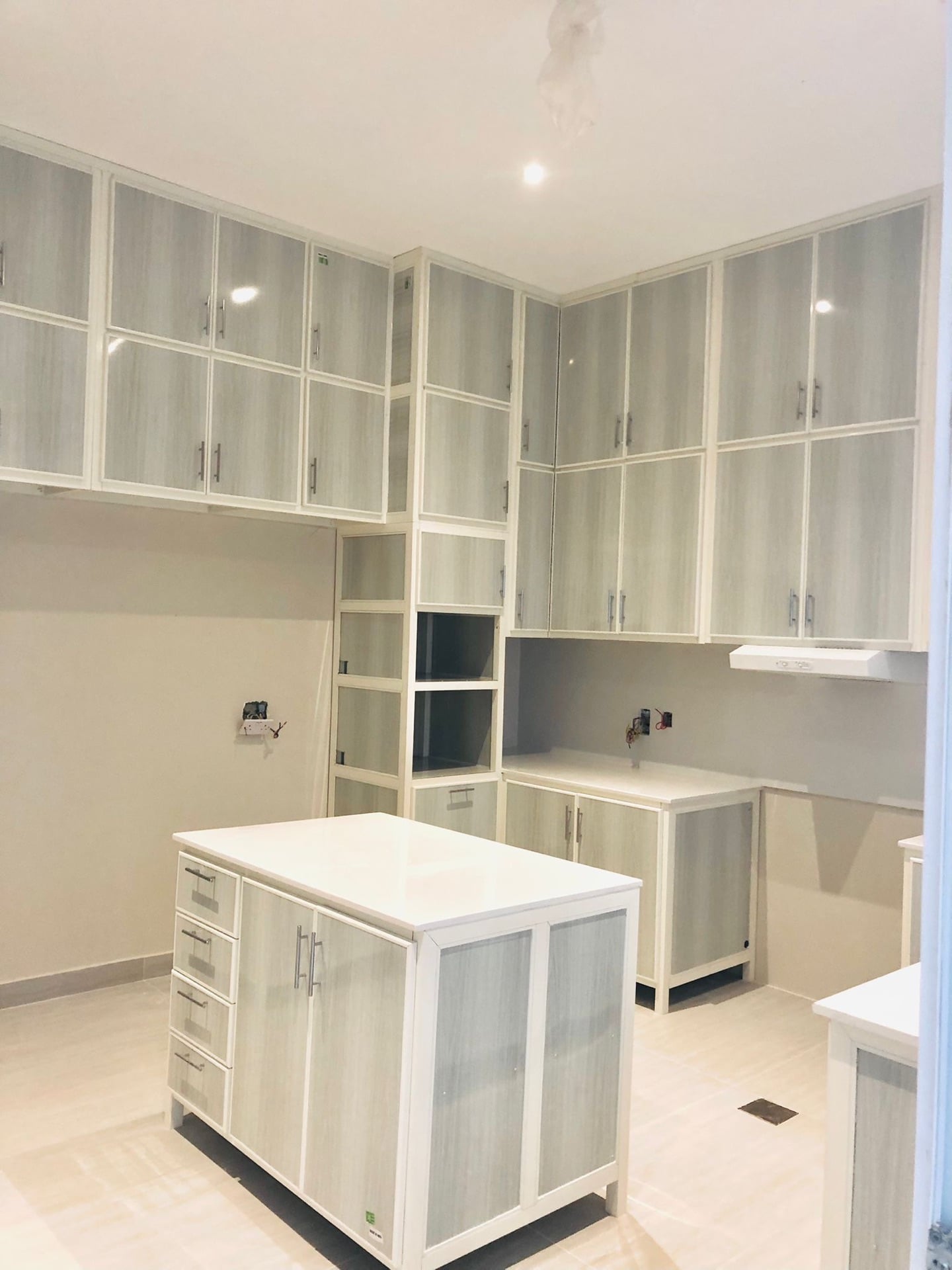 Luxury Modern Kitchen Cabinet Set (Brand New) à Other — photo 4