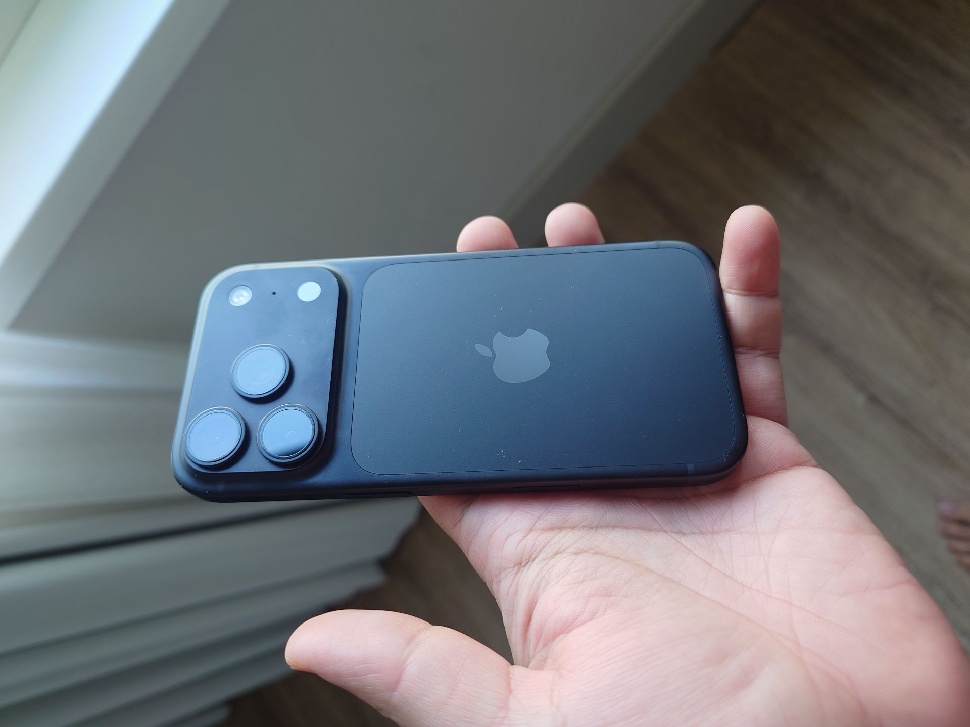 Apple iPhone 18 Pro 256 GB à Zone Fereej Bin Mahmoud — photo 1