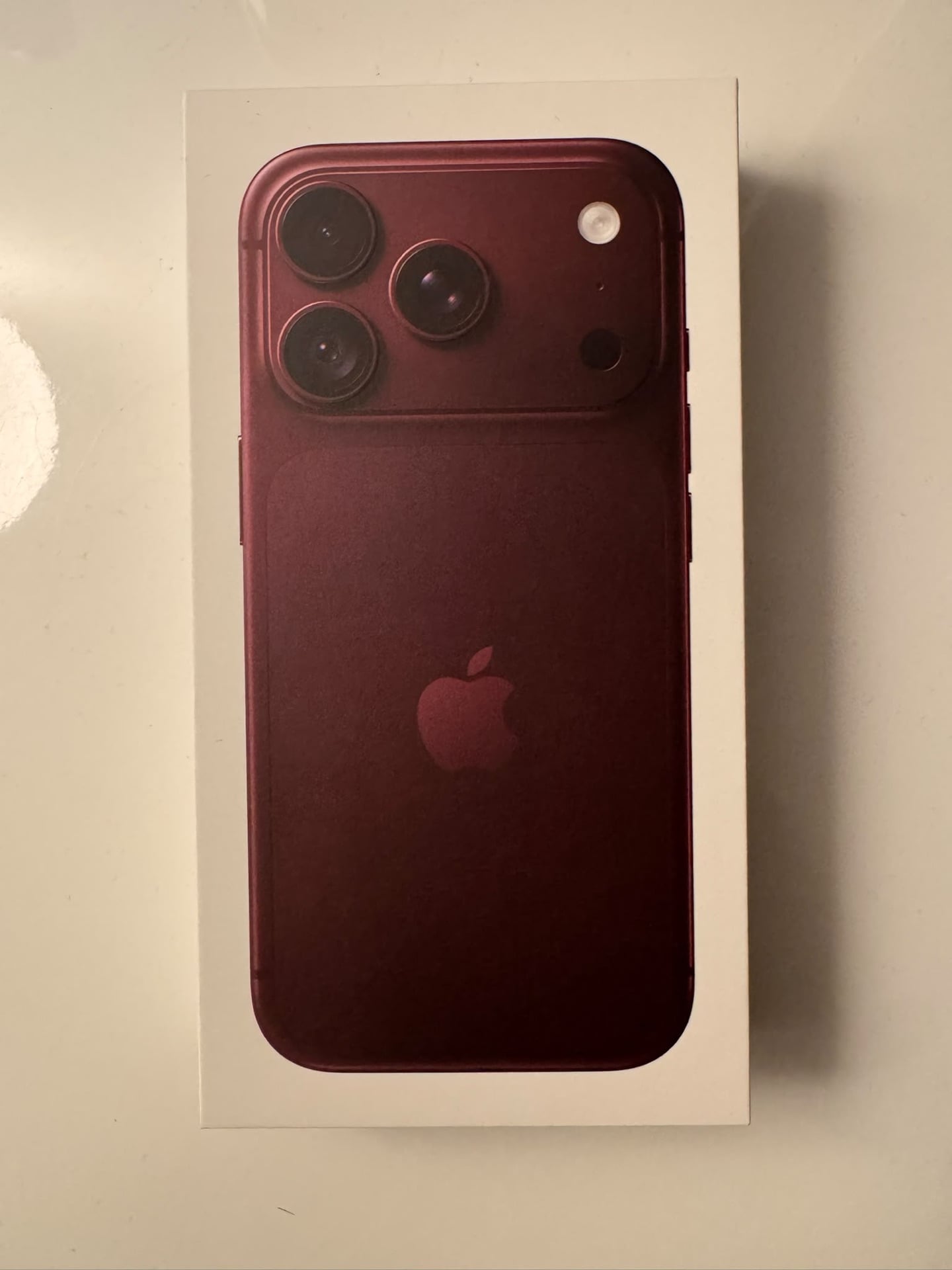Apple iPhone (1st generation) Brand New à Zone Zone The Pearl Qatar — photo 1