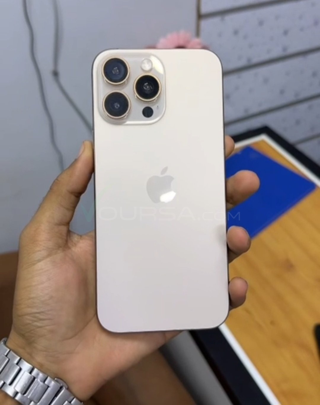 iPhone 16 Pro Max à Tevragh Zeina — photo 1