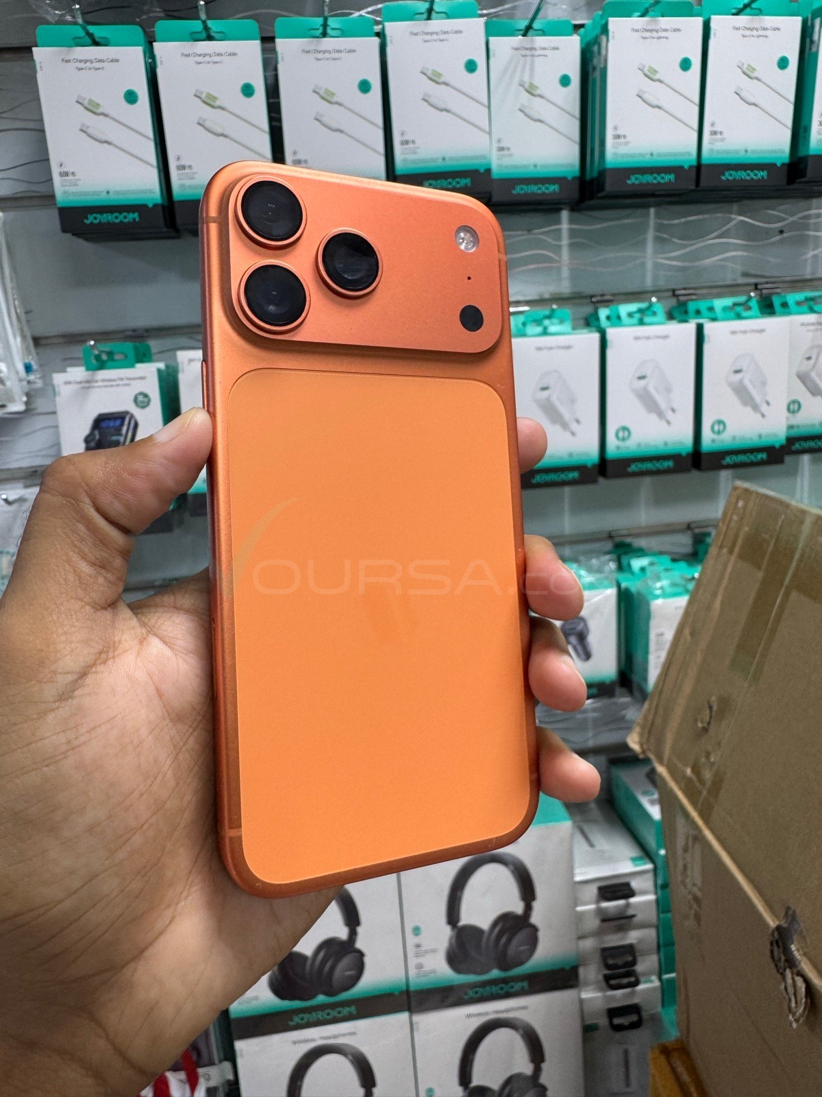 17 ProMax 256 3lihe écran iCloud à Tevragh Zeina — photo 1