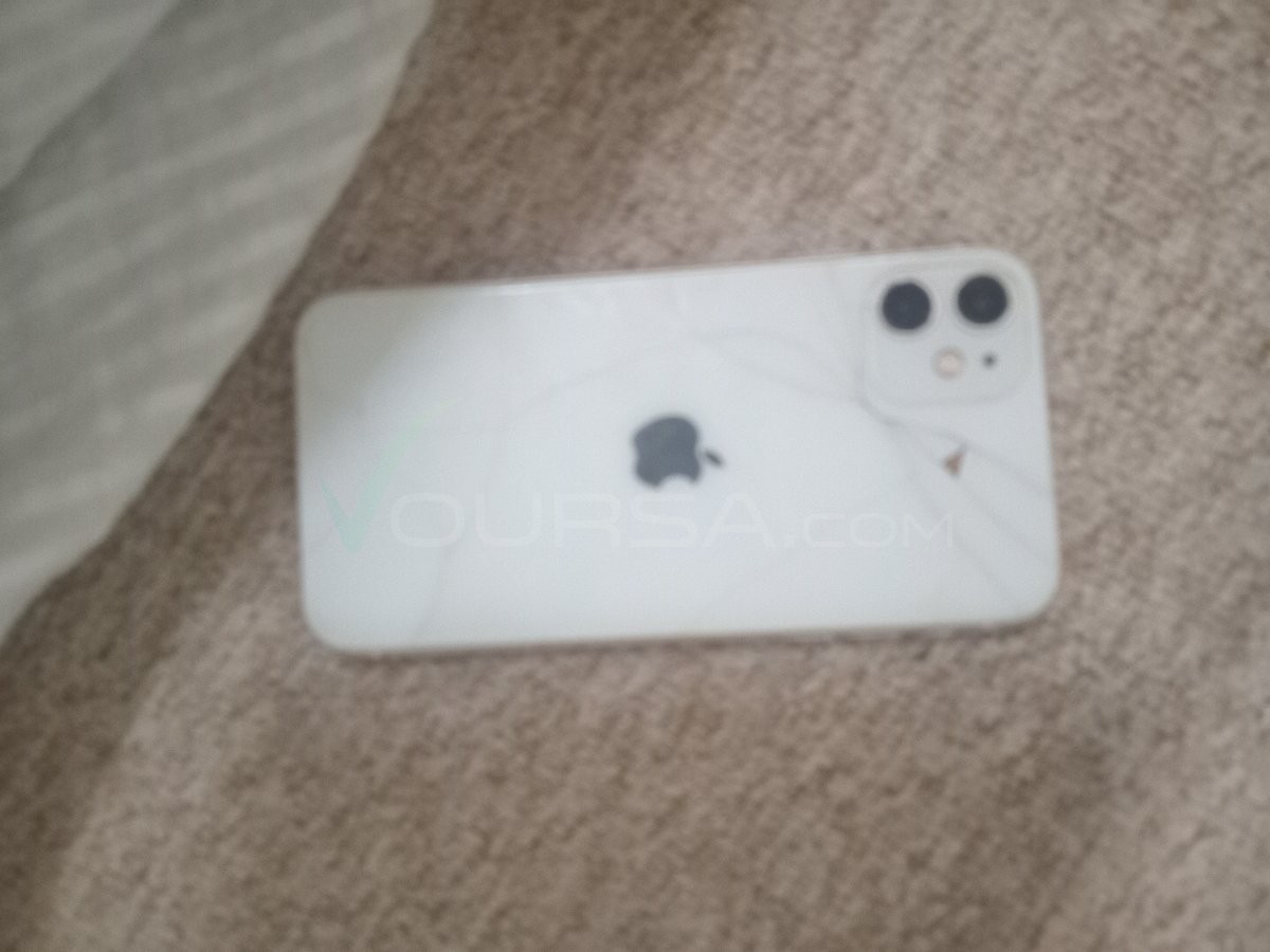 iPhone 11 à Toujounine — photo 1