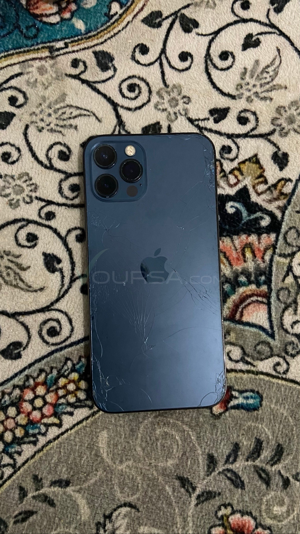 Iphone 12 pro à Arafat — photo 1