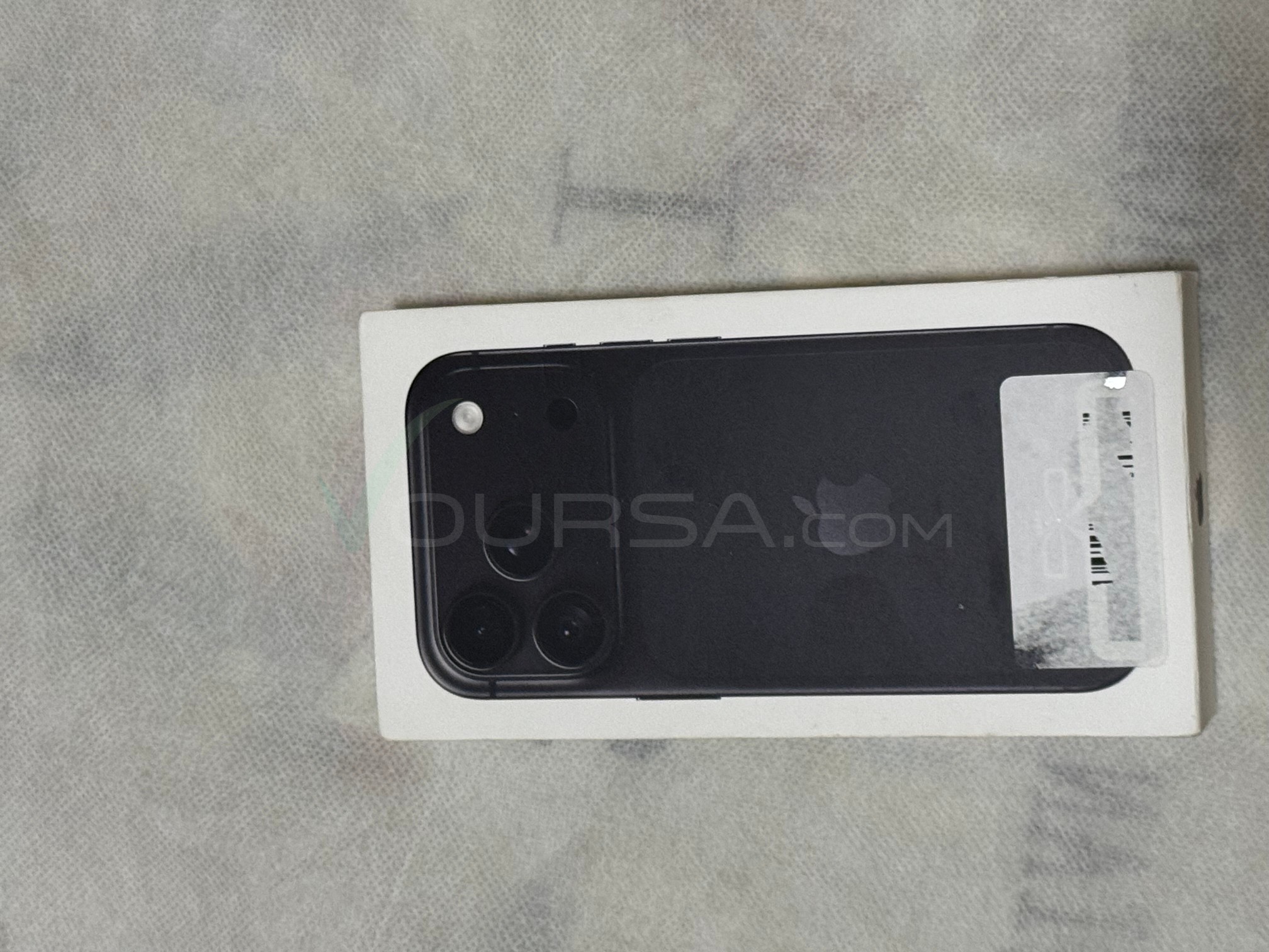 iPhone 18 pro SIM non active à Tevragh Zeina — photo 1
