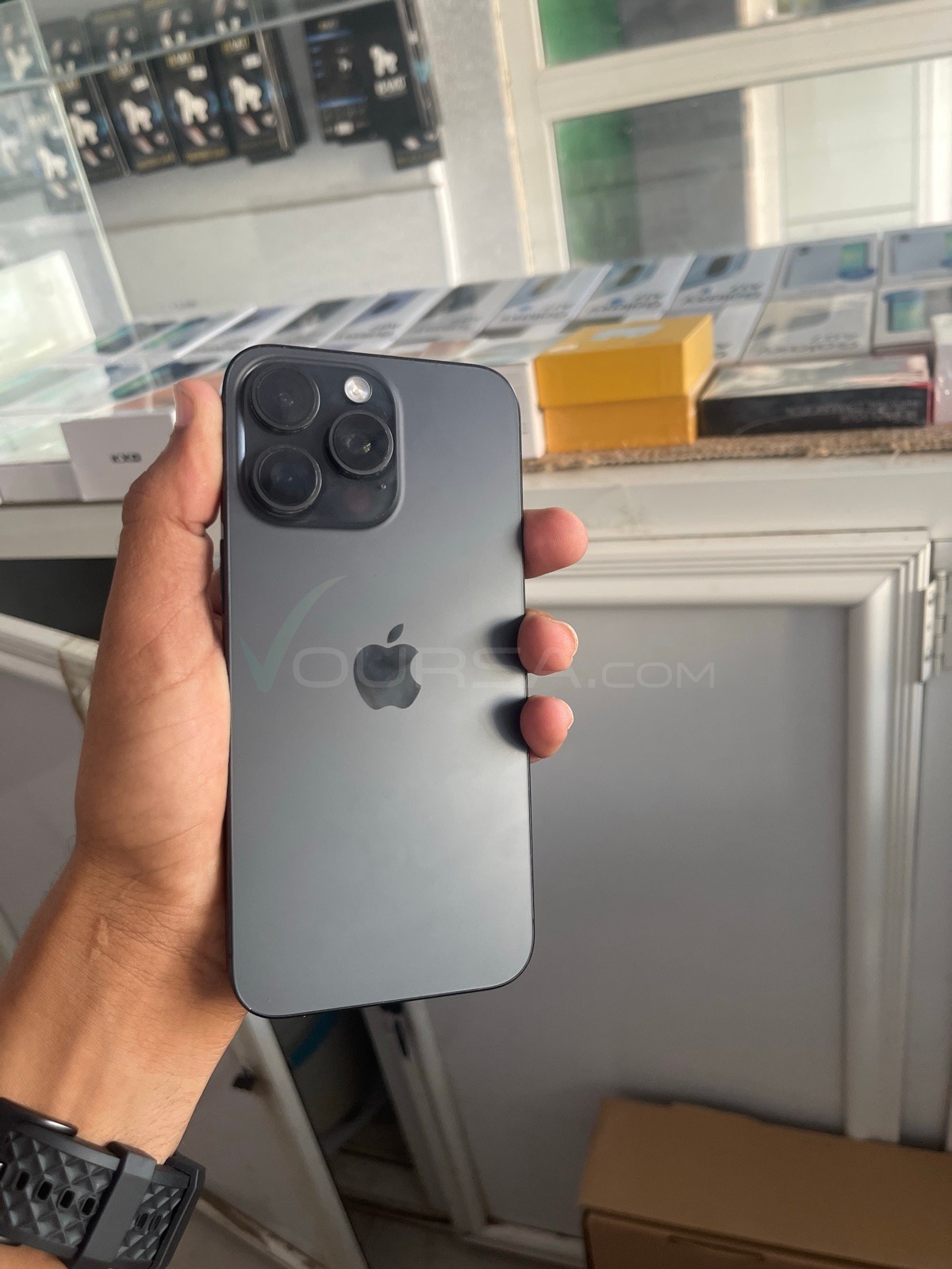 iPhone 15 Pro Max à Tevragh Zeina — photo 1