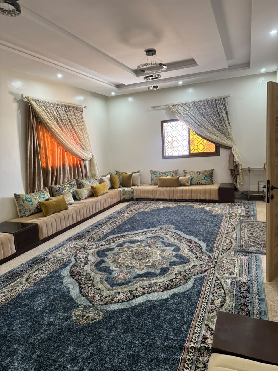 صالون زين ومزال اجديد à Tevragh Zeina — photo 1