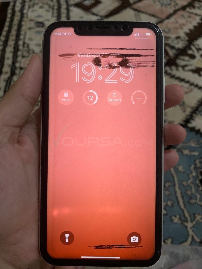 iPhone XR à Tevragh Zeina — photo 1